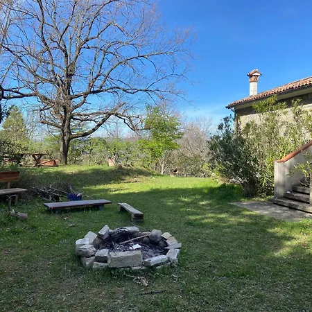 Bed & Breakfast Stanza Nel Bosco Canova Di Biforco 3*